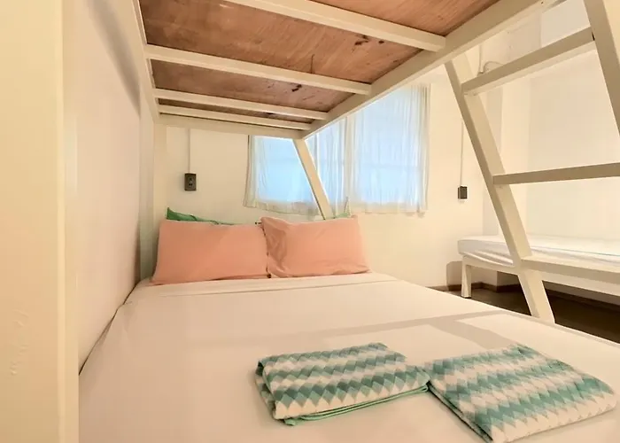Gugu Bed בית הארחה *
